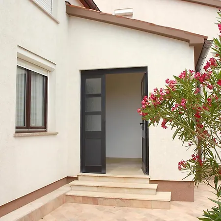 Gorgeous In Сasa de vacaciones Pula