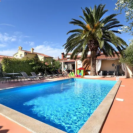Holiday home 2 Bedroom Gorgeous In Pula