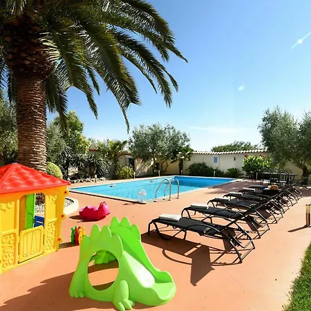 2 Bedroom Gorgeous In