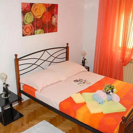 2 Bedroom Gorgeous In Pula